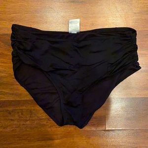 Reduced shipping✨ high-waisted swimsuit bottoms🖤